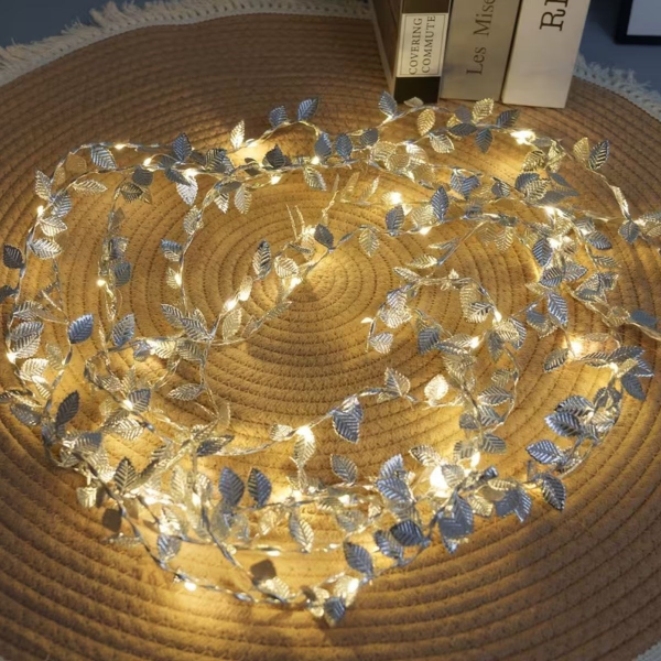 3 Metre Yaldızlı Gümüş LED Işık 3 Metre Yaldızlı Gümüş LED Işık